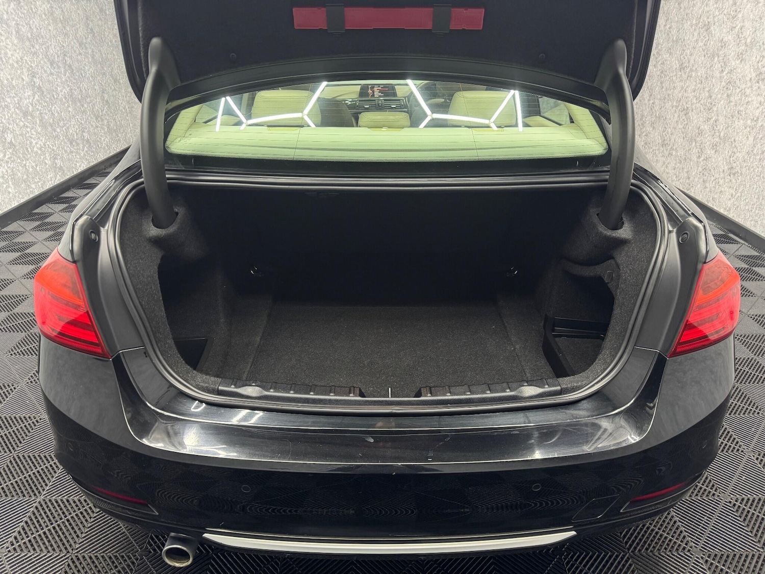 Used BMW 3 Series 2012 for sale - 76381070: Photo 30