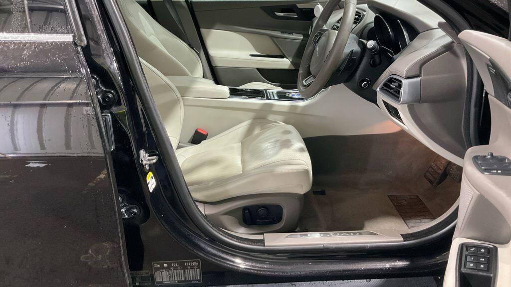 Used Jaguar XE for sale - 77646476: Photo 2