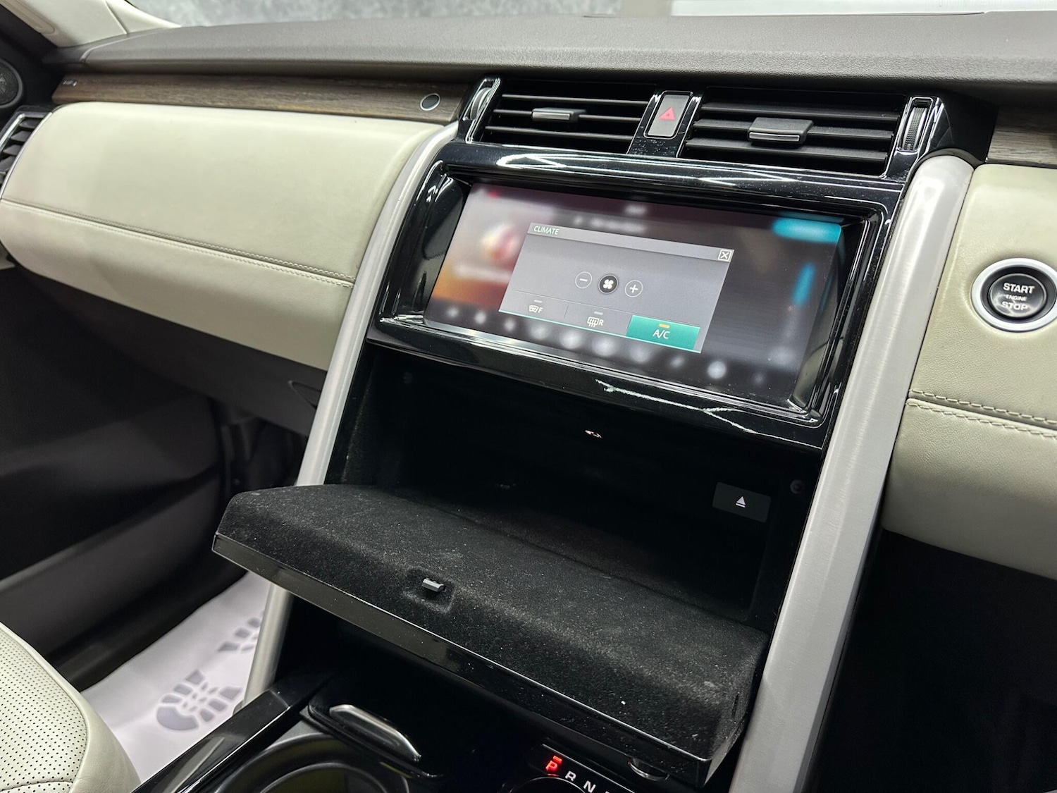 Used Land Rover Discovery 2019 for sale - 77411568: Photo 33