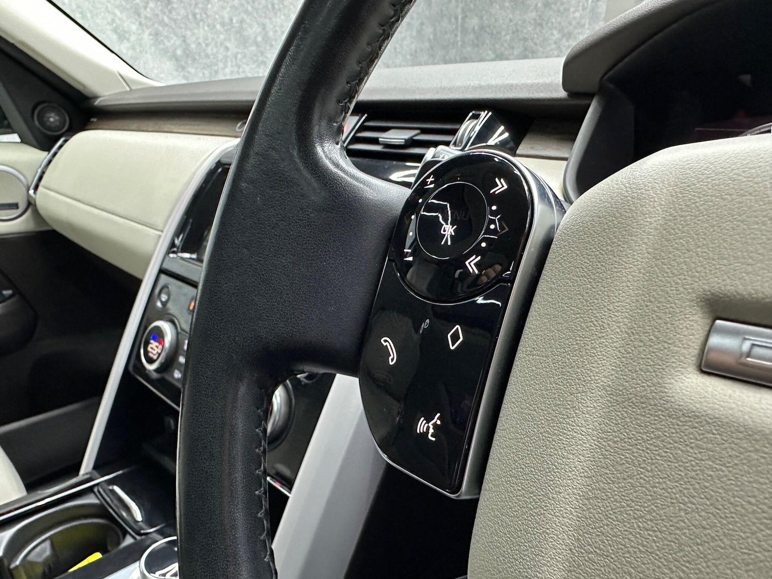 Used Land Rover Discovery 2019 for sale - 77411568: Photo 51