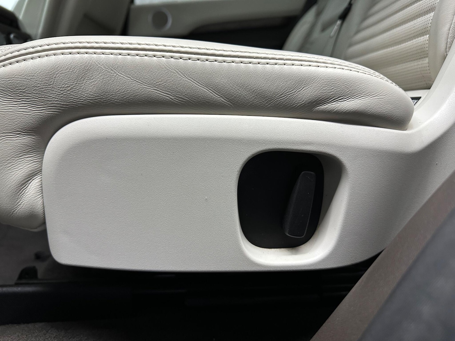 Used Land Rover Discovery 2019 for sale - 77411568: Photo 67