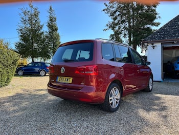 Used Volkswagen Touran 2011 for sale - 79664356: Photo