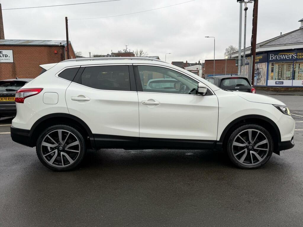 Used Nissan Qashqai for sale - 77909376: Photo 2