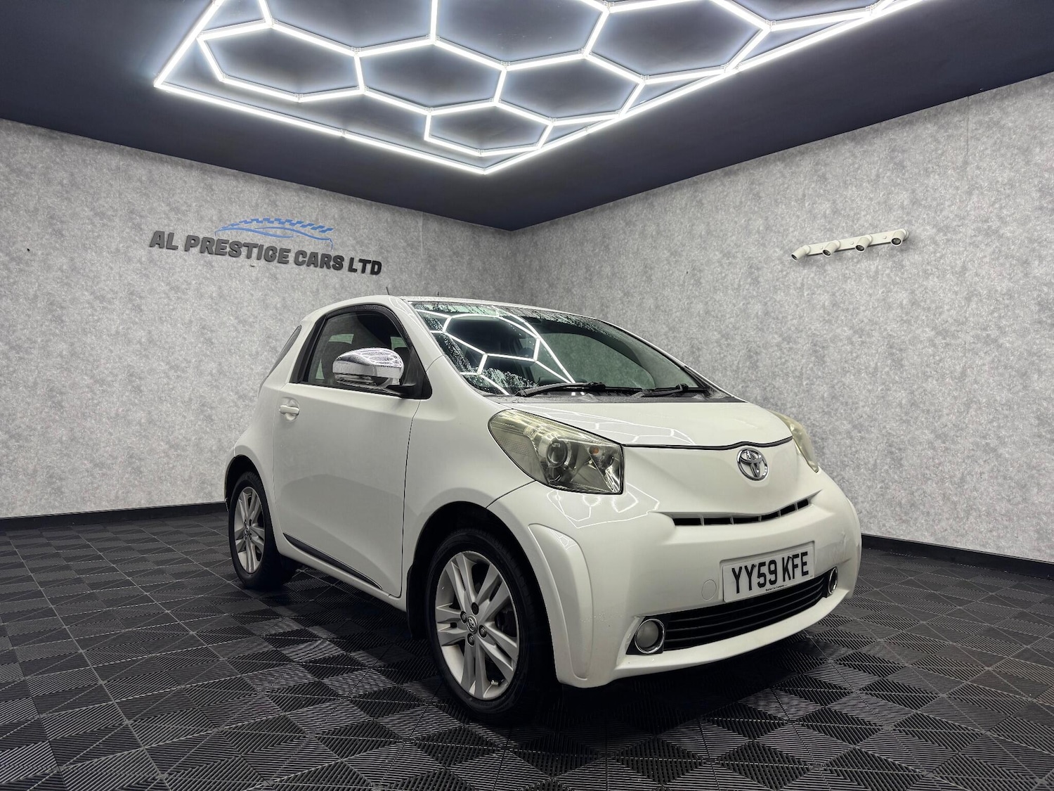Used Toyota IQ 2010 for sale - 76936032: Photo 3