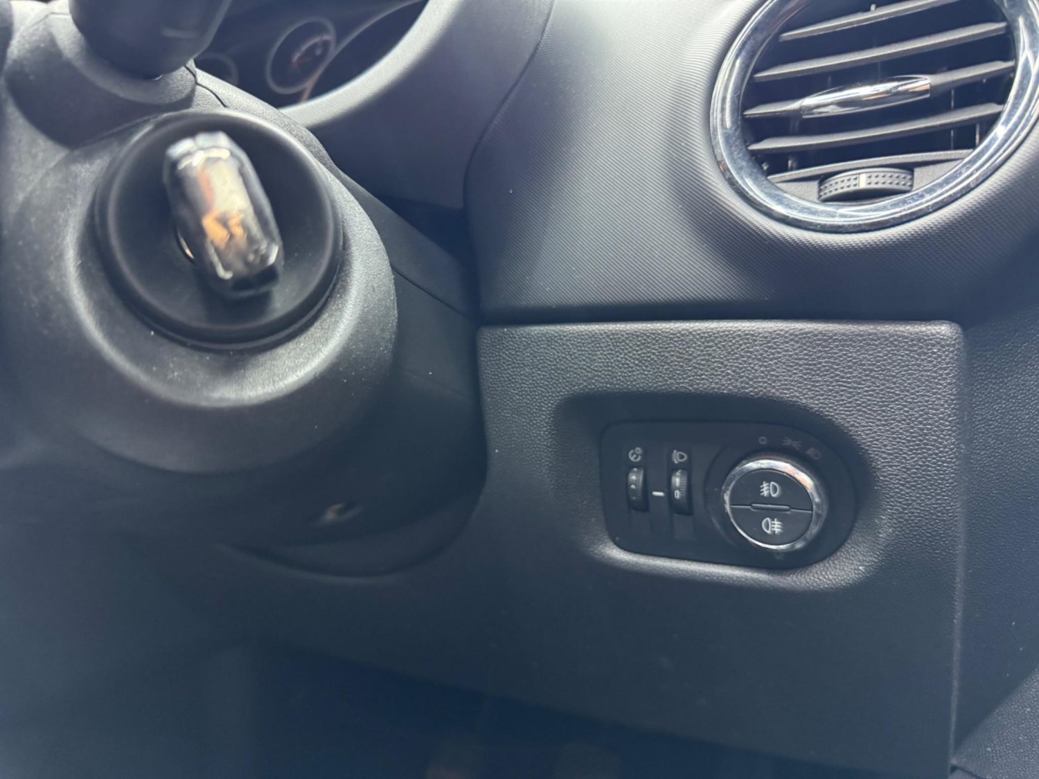 Vauxhall Corsa (10) - 1.3 CDTi 16v SXi 3dr - Image 15