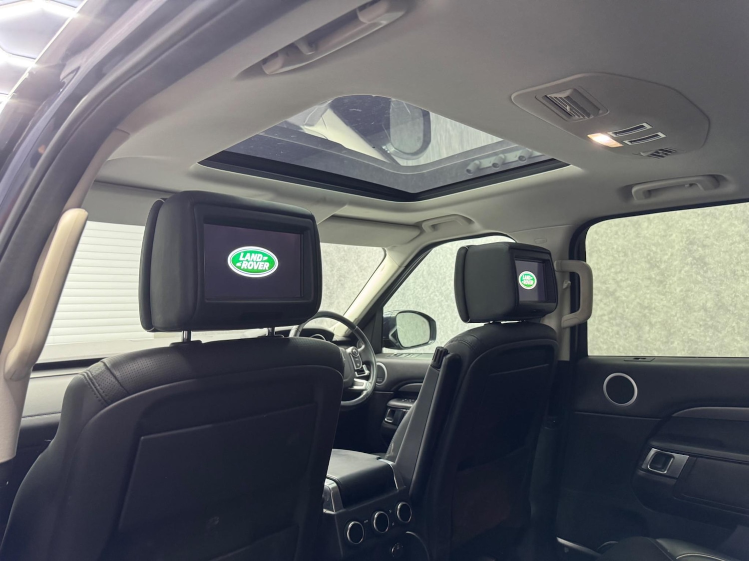 Used Land Rover Discovery 2017 for sale - 76839946: Photo 23