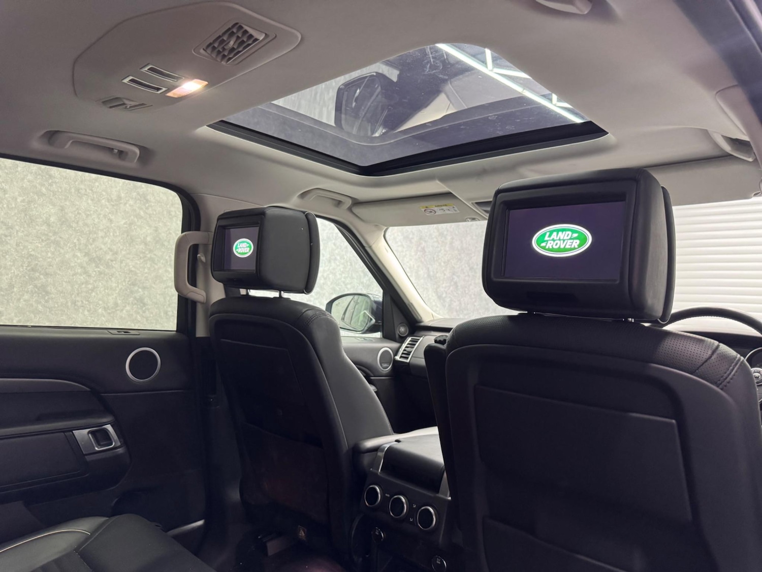 Used Land Rover Discovery 2017 for sale - 76839946: Photo 24