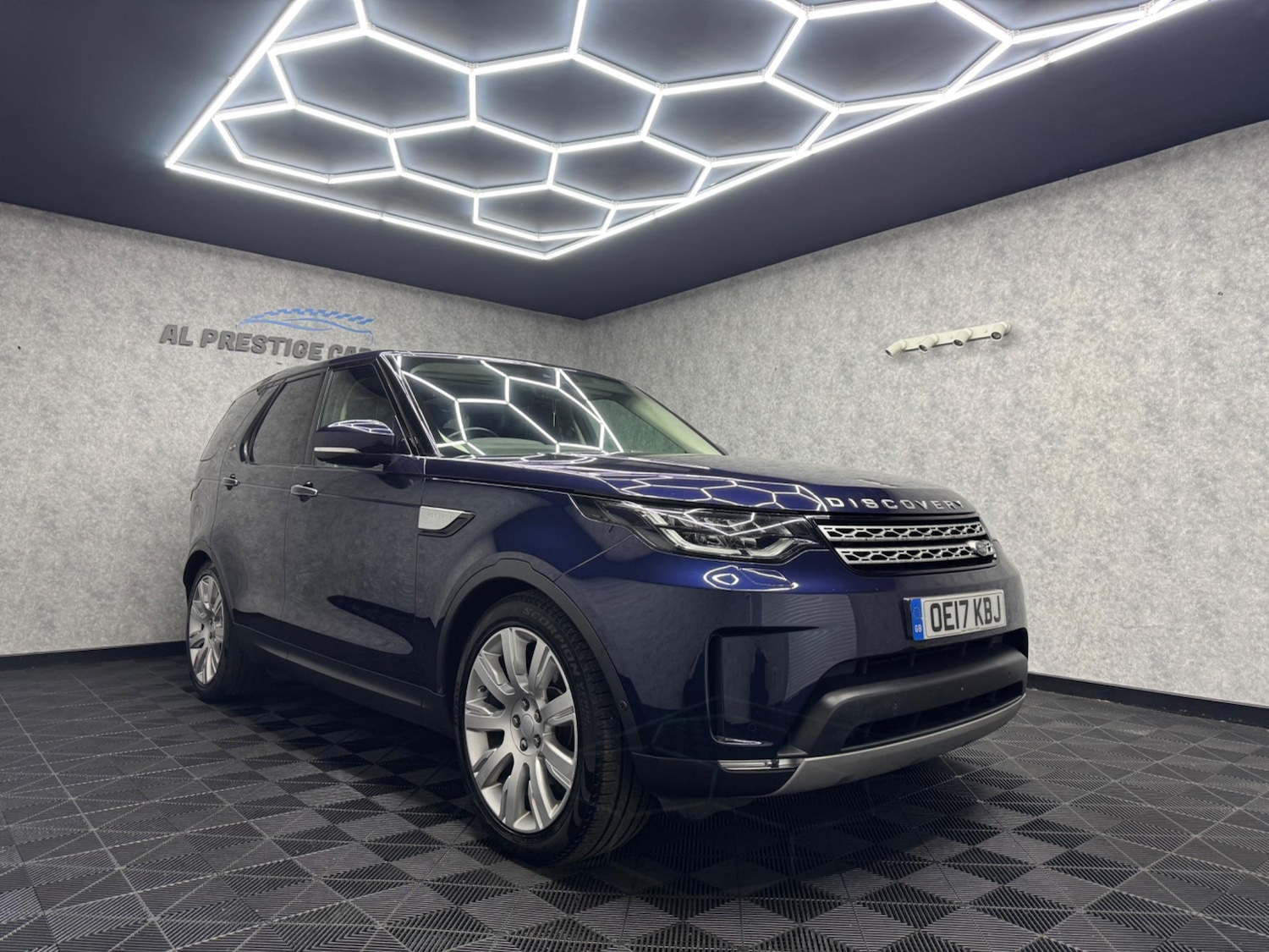 Used Land Rover Discovery 2017 for sale - 76839946: Photo 41