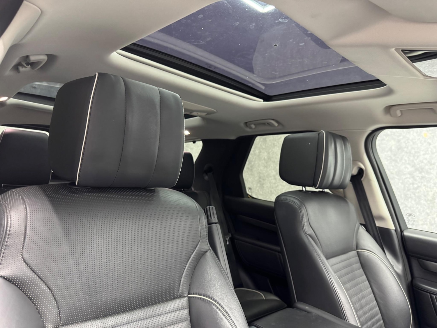 Used Land Rover Discovery 2017 for sale - 76839946: Photo 5