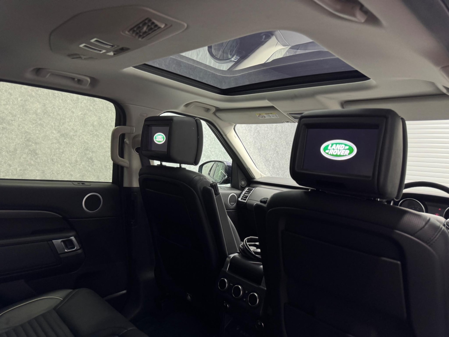 Used Land Rover Discovery 2017 for sale - 76839946: Photo 8