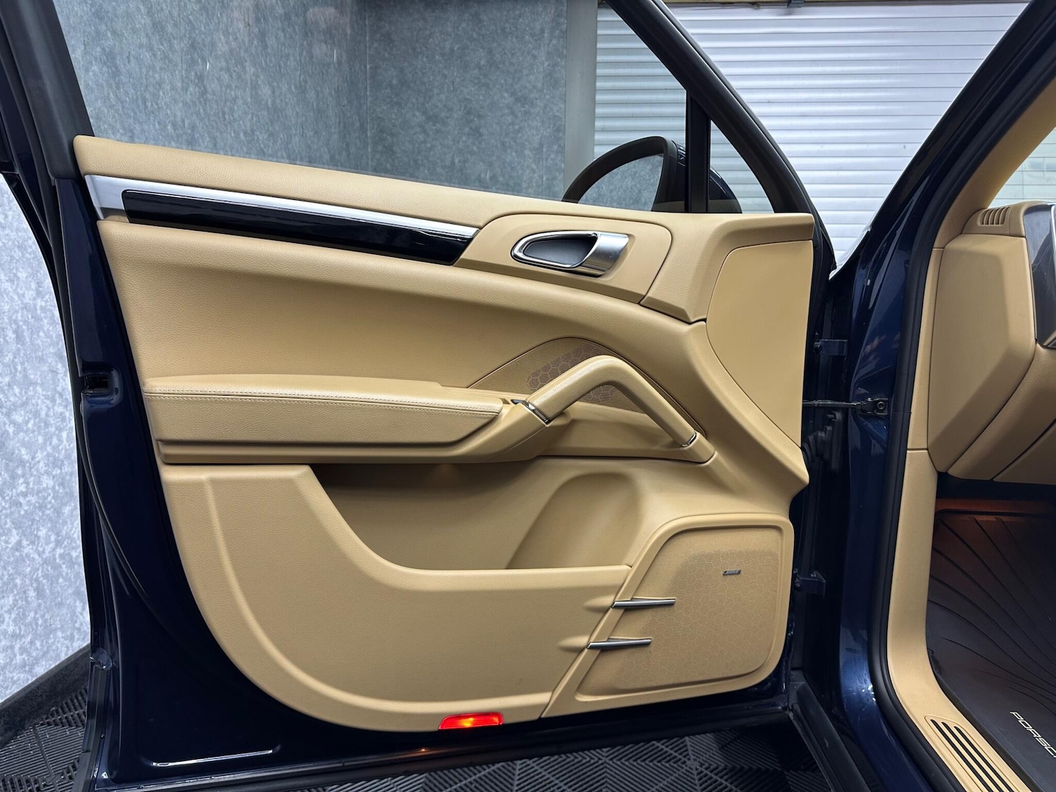 Used Porsche Cayenne 2010 for sale - 78058872: Photo 25