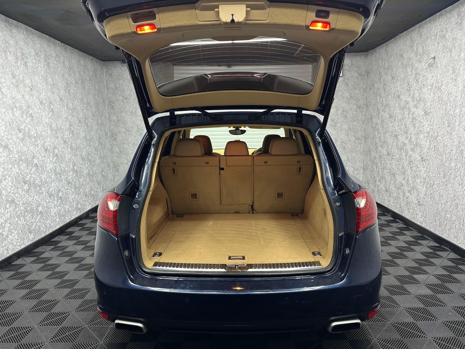 Used Porsche Cayenne 2010 for sale - 78058872: Photo 35