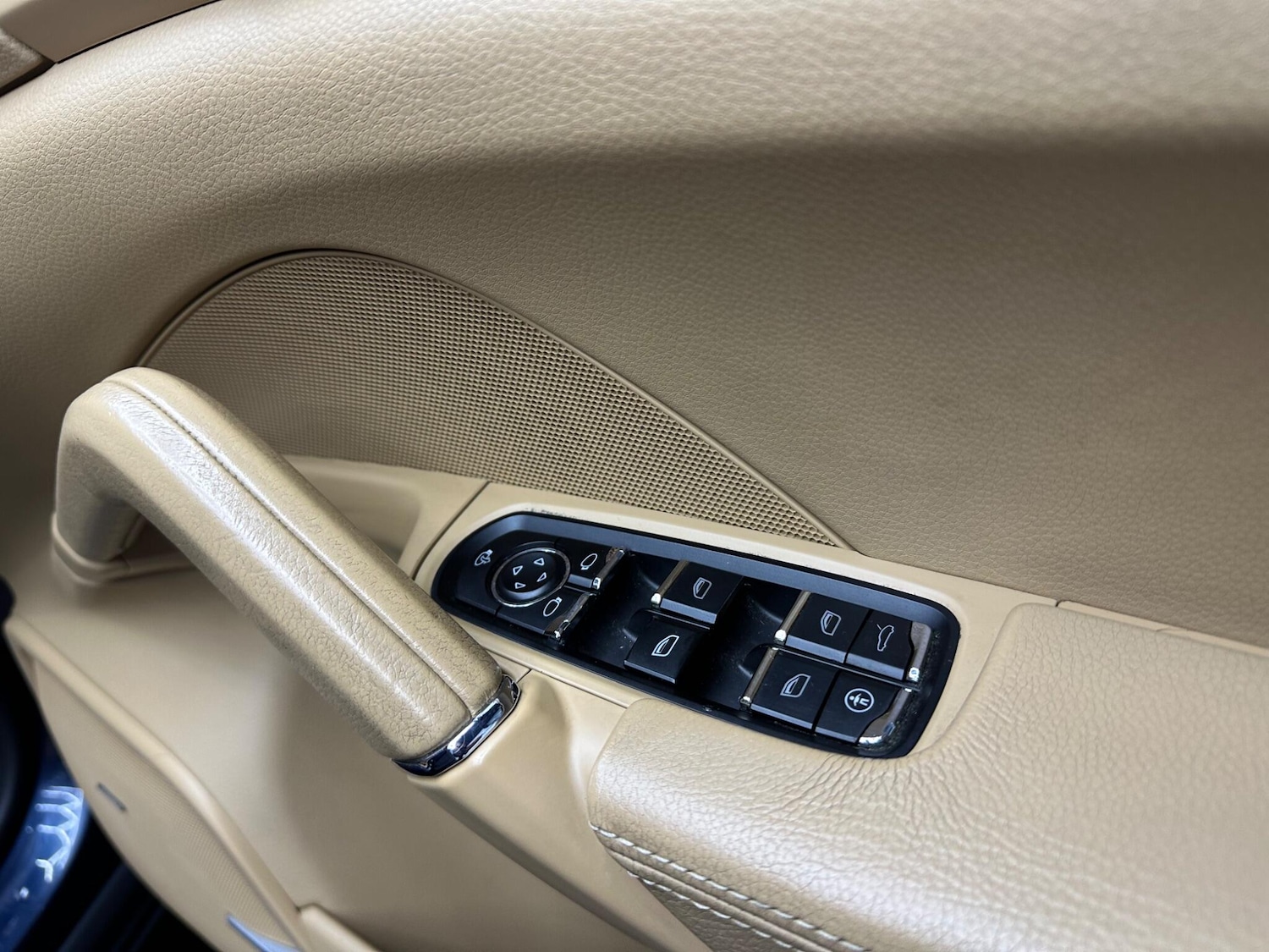 Used Porsche Cayenne 2010 for sale - 78058872: Photo 56