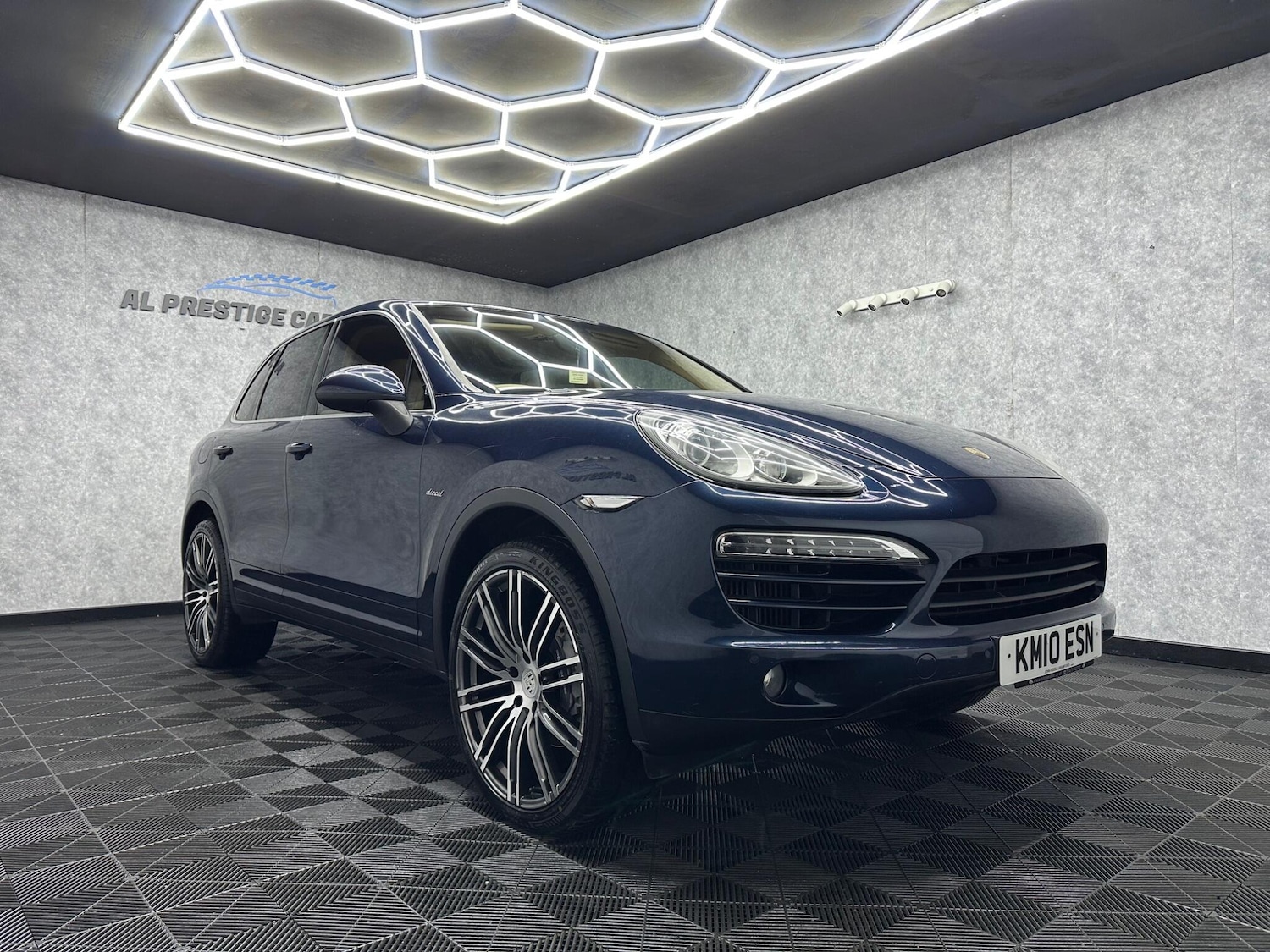 Used Porsche Cayenne 2010 for sale - 78058872: Photo 8