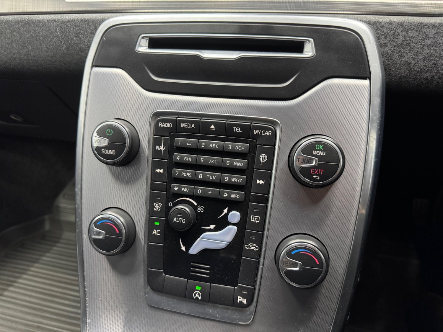 Used Volvo V70 2017 for sale - 76936172: Photo 12