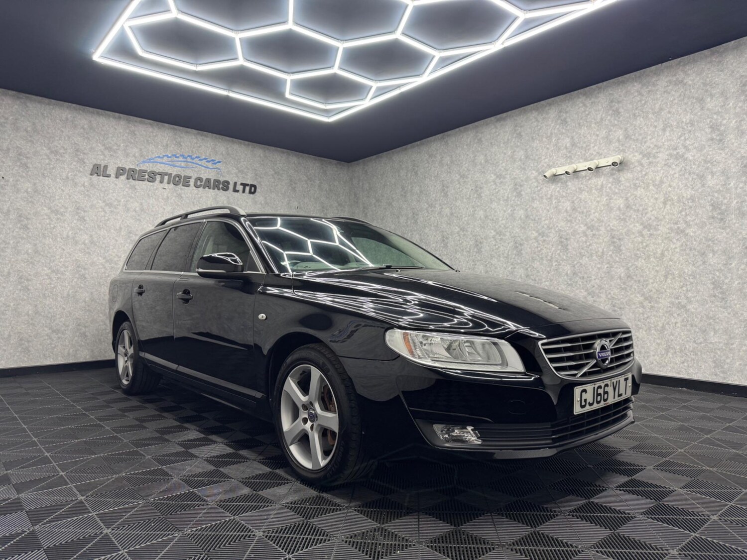 Used Volvo V70 2017 for sale - 76936172: Photo 20