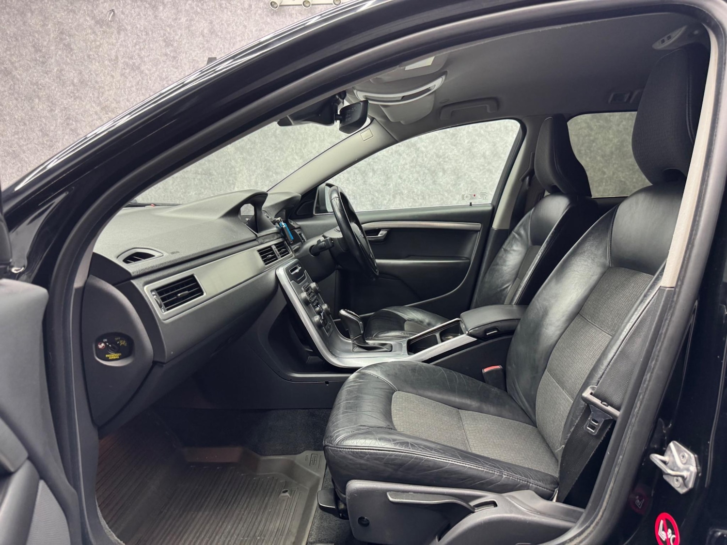 Used Volvo V70 2017 for sale - 76936172: Photo 3