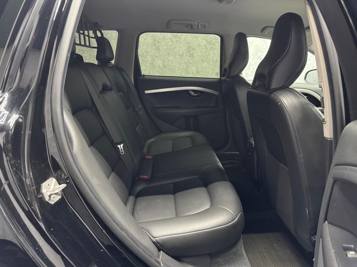 Used Volvo V70 2017 for sale - 76936172: Photo 4