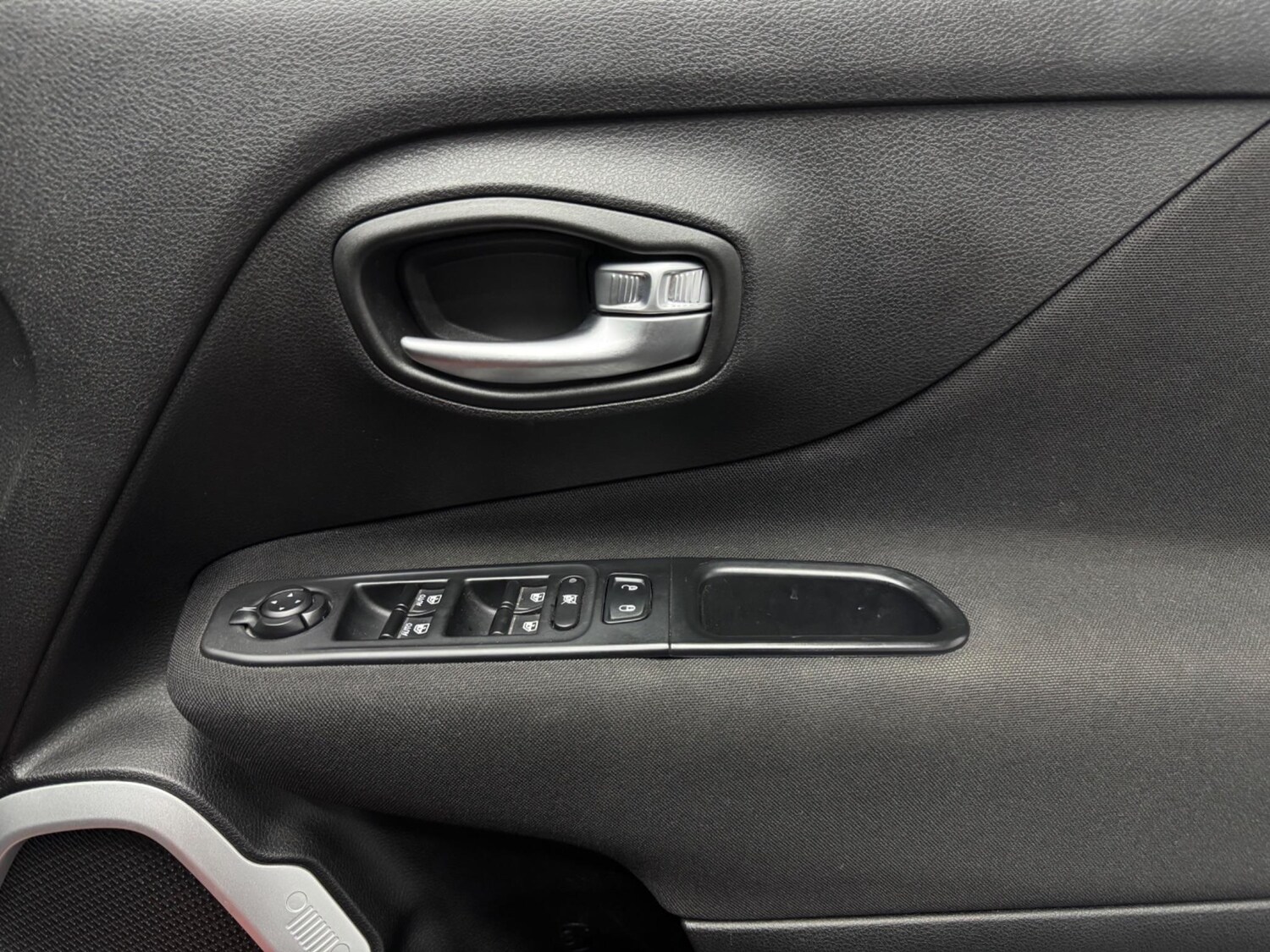 Used Jeep Renegade 2017 for sale - 78058624: Photo 17