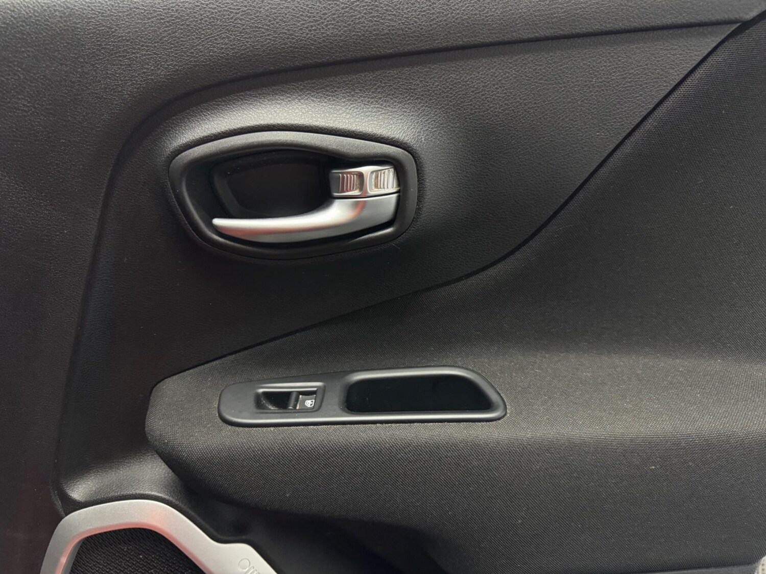 Used Jeep Renegade 2017 for sale - 78058624: Photo 18