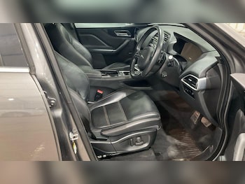 Used Jaguar F-Pace 2017 for sale - 75682197: Photo