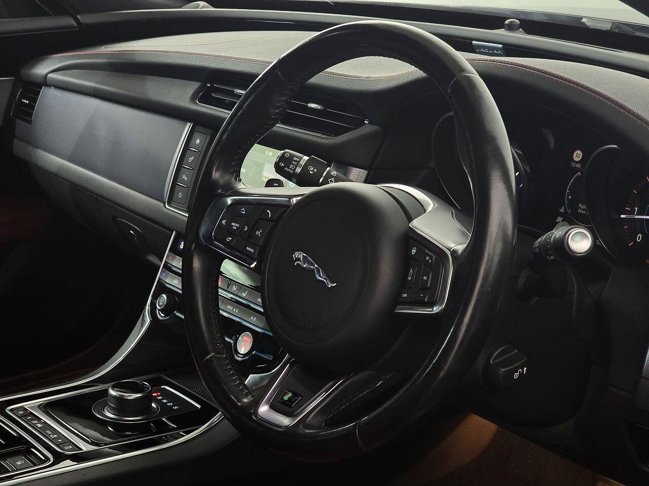 Used Jaguar XE 2017 for sale - 77242820: Photo 2