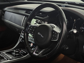 Used Jaguar XE 2017 for sale - 77242820: Photo