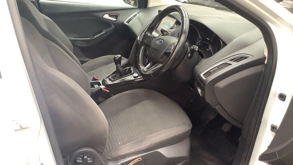 Used Ford Focus 2016 for sale - 76349746: Photo 2