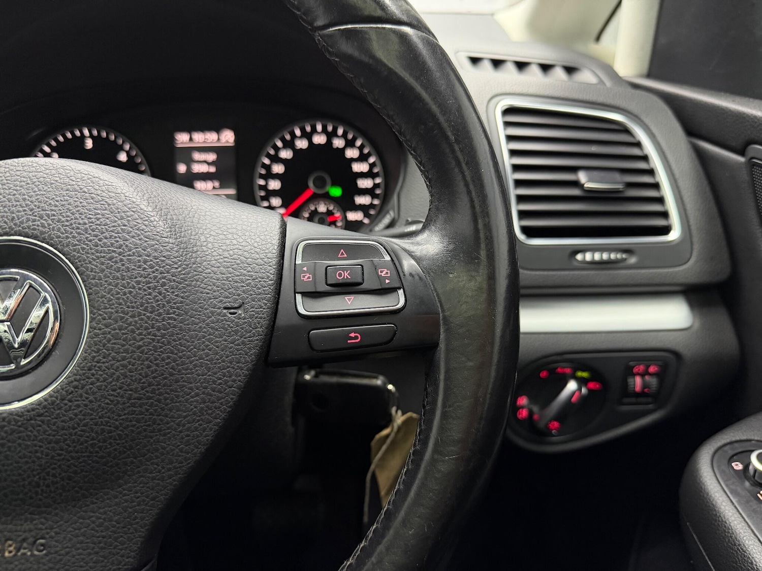 Used Volkswagen Sharan 2014 for sale - 77538019: Photo 40