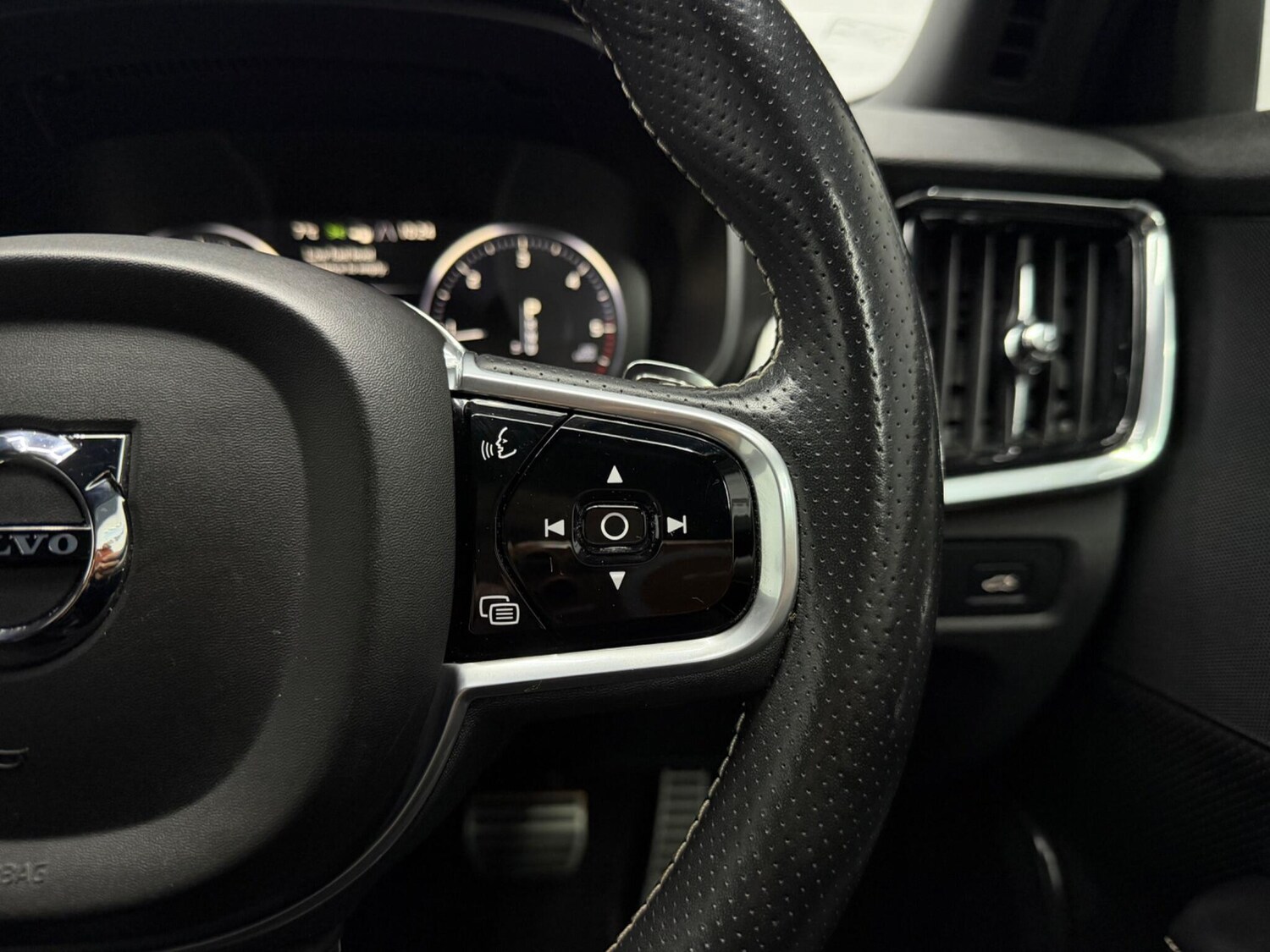 Used Volvo S90 2018 for sale - 77908739: Photo 16