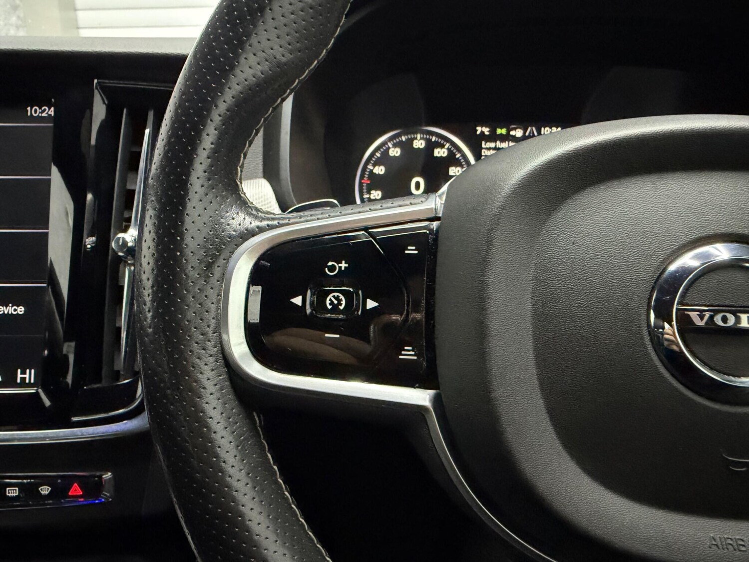 Used Volvo S90 2018 for sale - 77908739: Photo 17