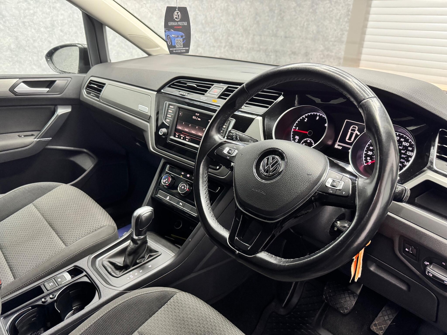 Used Volkswagen Touran 2016 for sale - 77305213: Photo 2