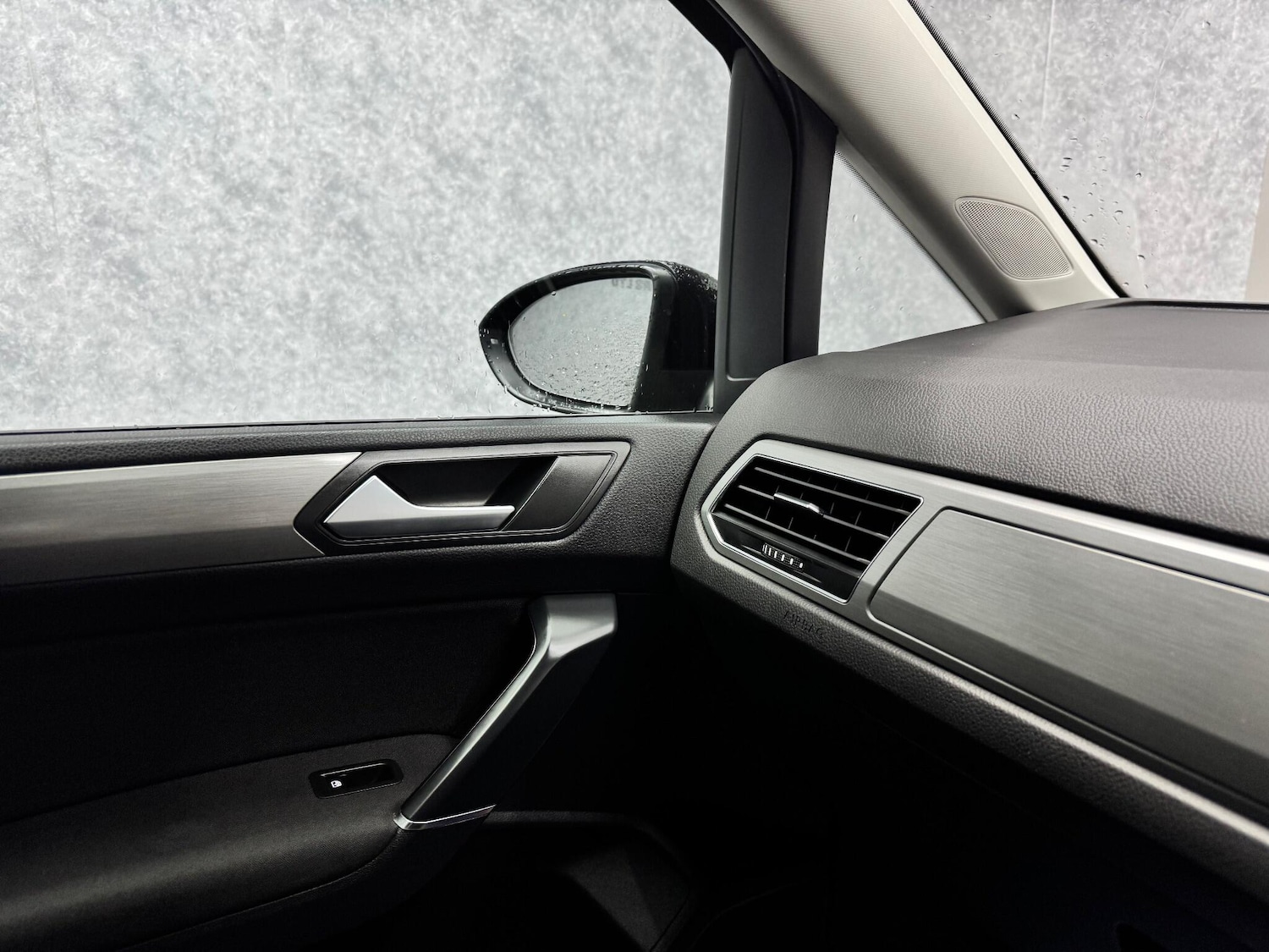 Used Volkswagen Touran 2016 for sale - 77305213: Photo 21