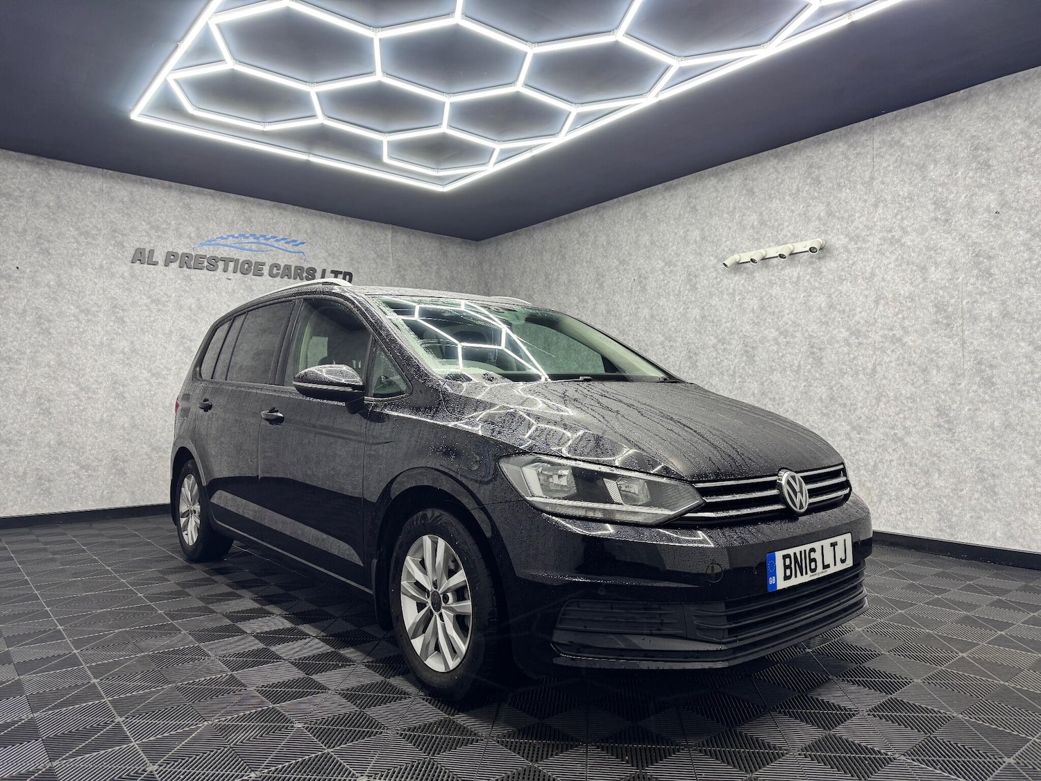 Used Volkswagen Touran 2016 for sale - 77305213: Photo 26