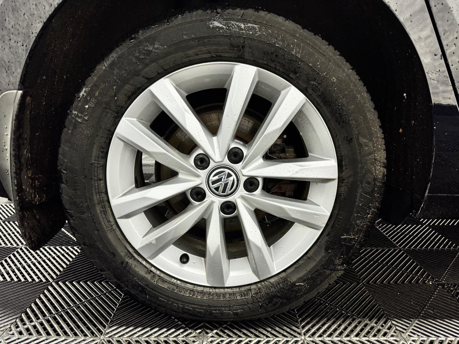 Used Volkswagen Touran 2016 for sale - 77305213: Photo 31