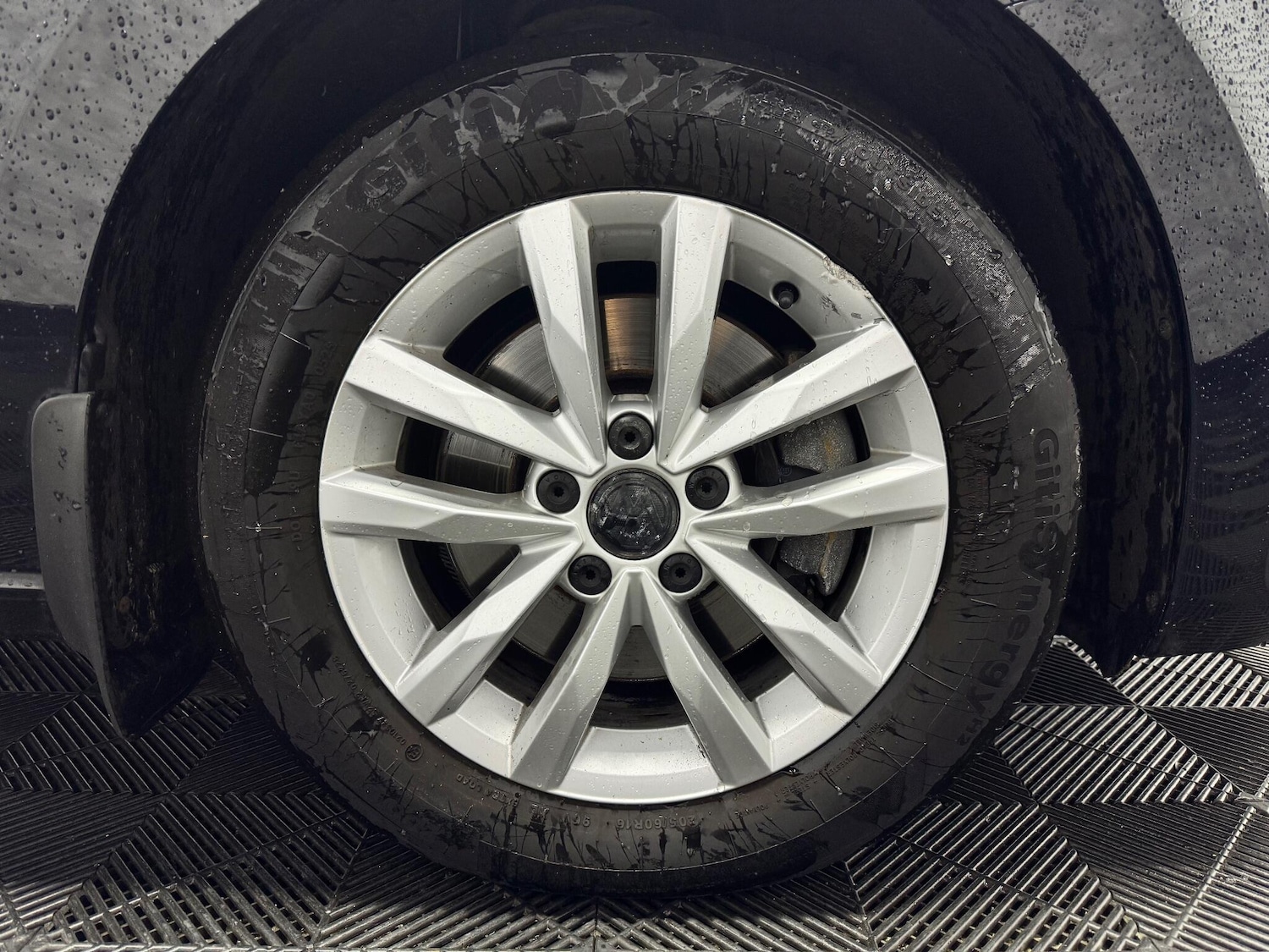 Used Volkswagen Touran 2016 for sale - 77305213: Photo 32