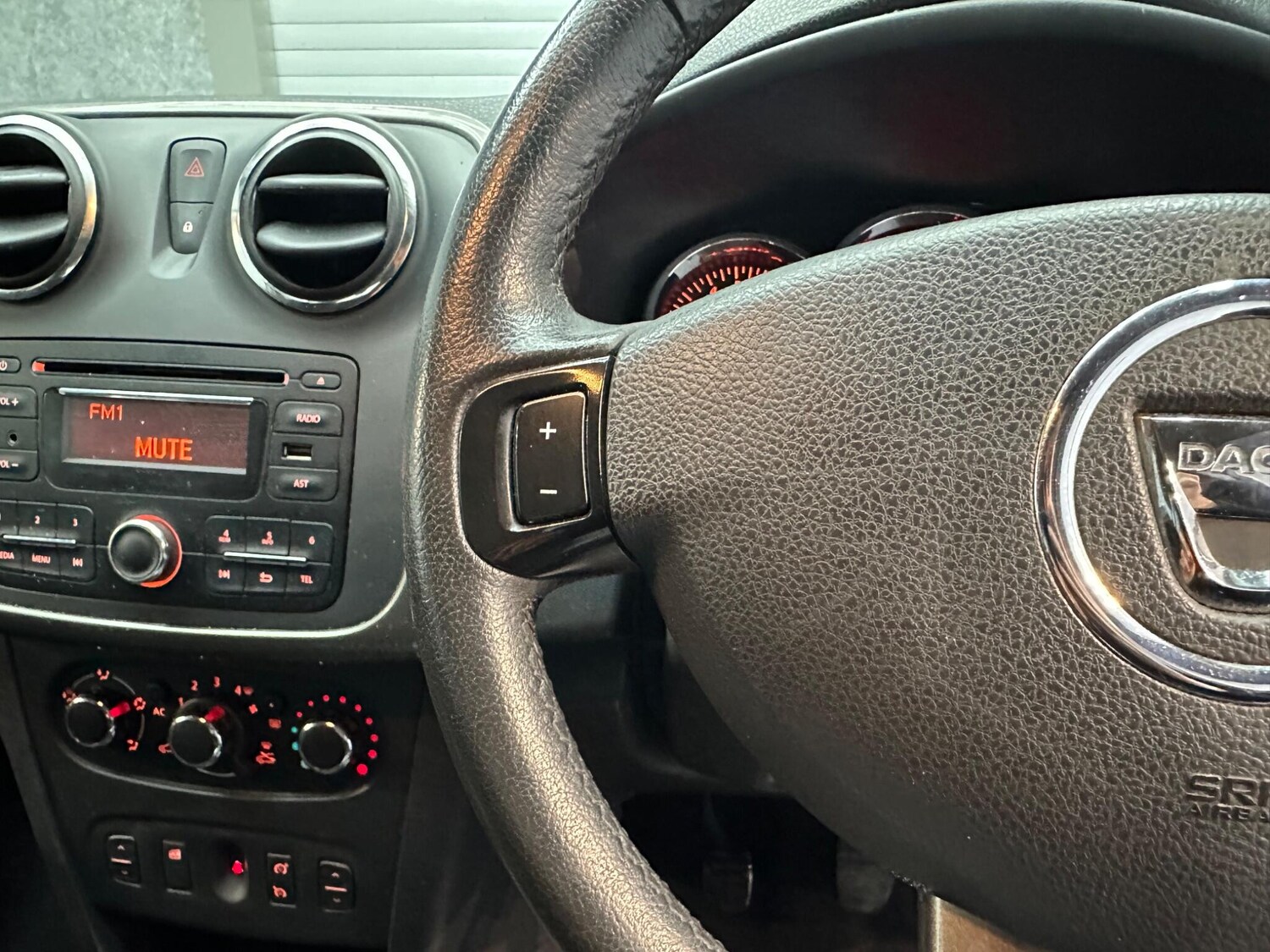 Used Dacia Sandero 2014 for sale - 78058048: Photo 11