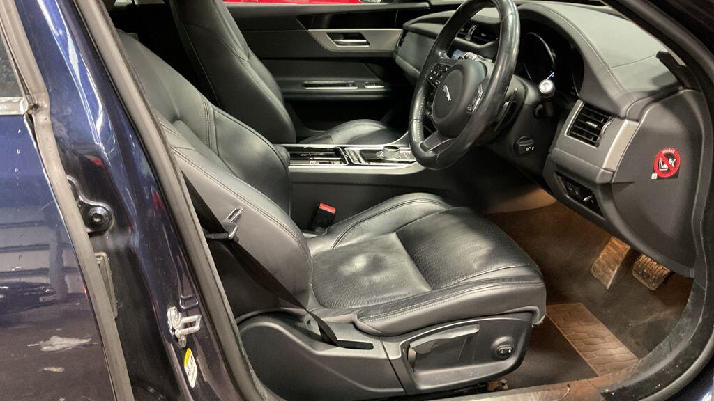 Used Jaguar XF 2016 for sale - 77315413: Photo 2