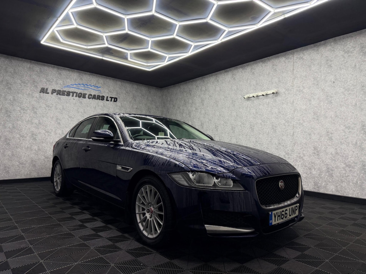 Used Jaguar XF 2016 for sale - 77315413: Photo 25