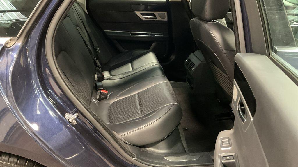 Used Jaguar XF 2016 for sale - 77315413: Photo 3