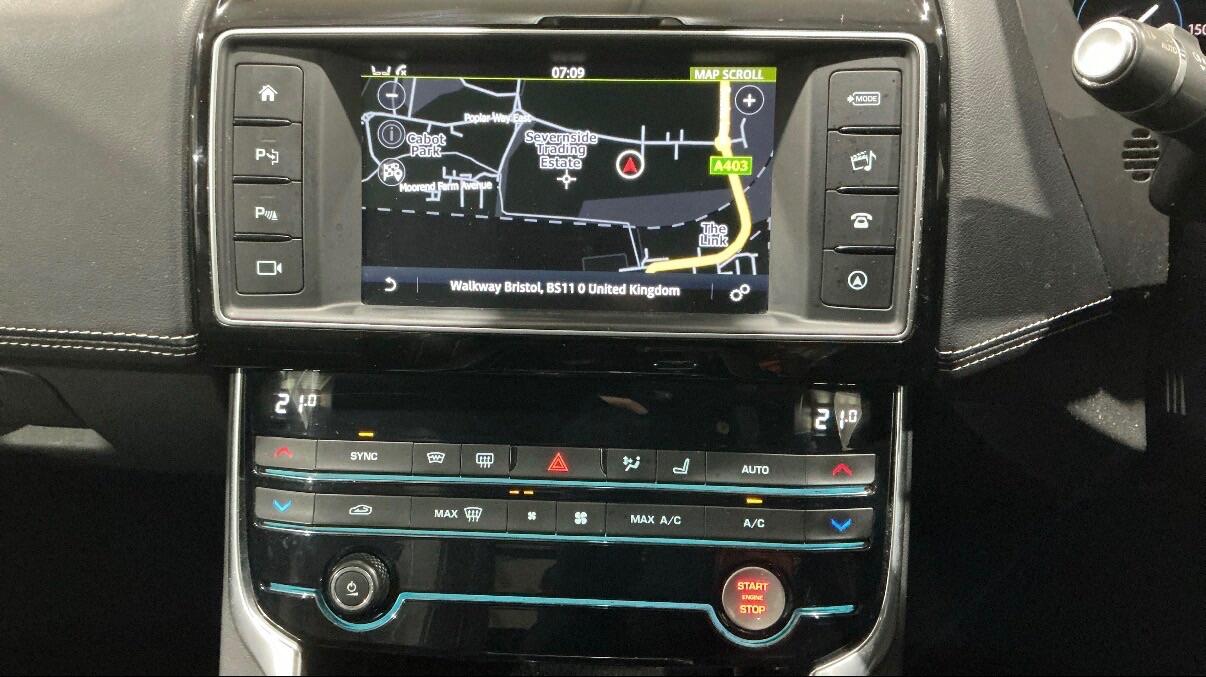 Used Jaguar XE 2017 for sale - 77575302: Photo 4