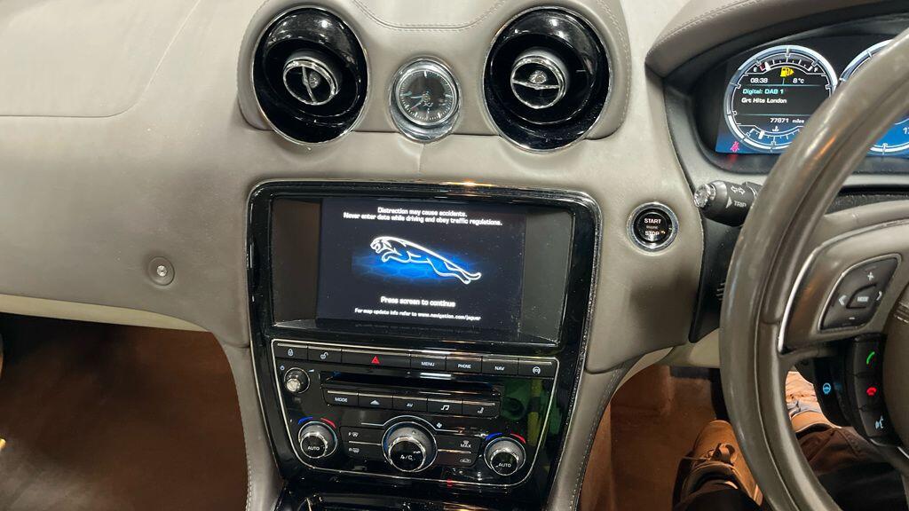 Used Jaguar XJ 2015 for sale - 77657825: Photo 4