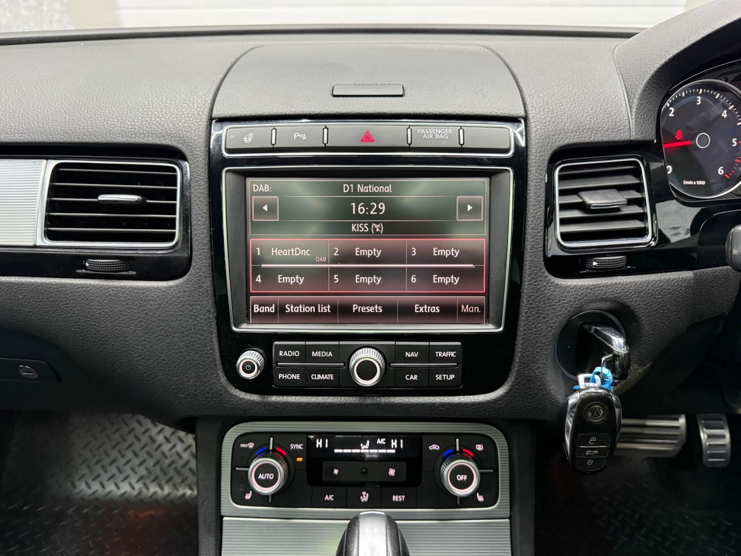 Used Volkswagen Touareg for sale - 78057780: Photo 14