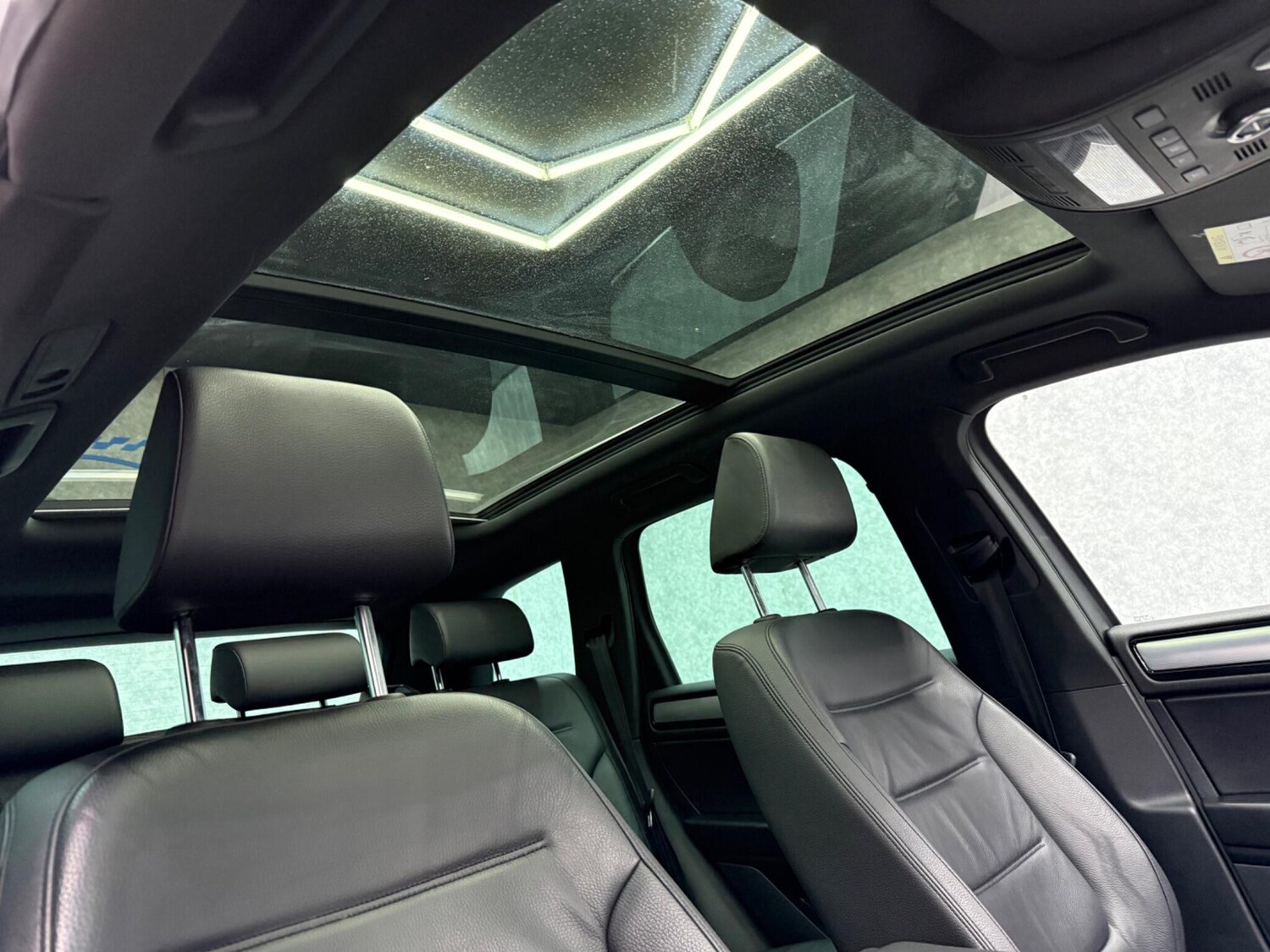 Used Volkswagen Touareg for sale - 78057780: Photo 8