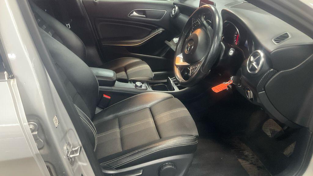 Used Mercedes-Benz A-Class 2018 for sale - 76457648: Photo 2