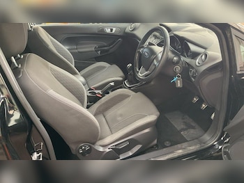 Used Ford Fiesta 2016 for sale - 76095042: Photo 2