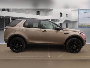 Used Land Rover Discovery Sport 2017 for sale - 79669504: Photo