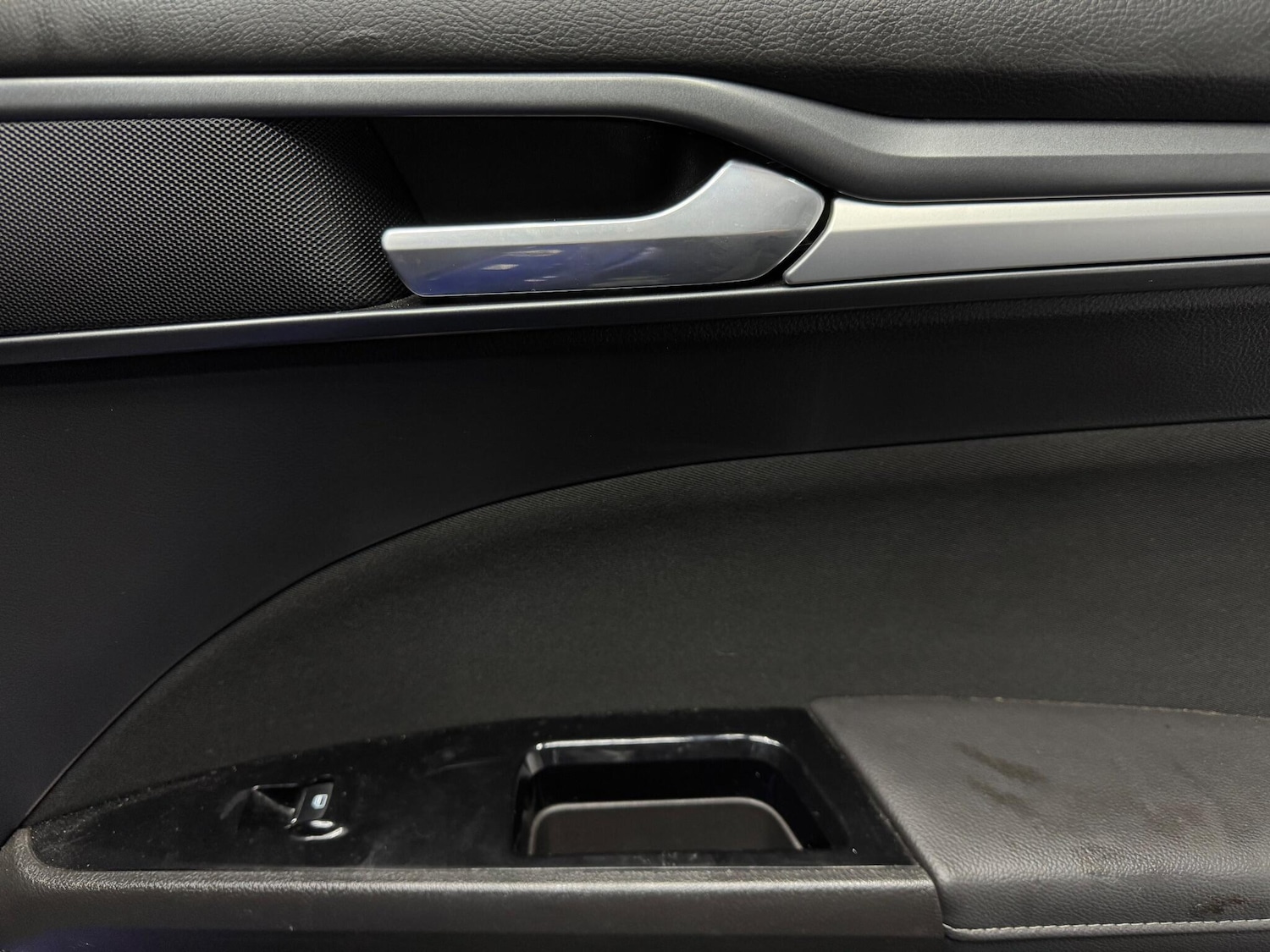 Used Ford Mondeo 2015 for sale - 76671379: Photo 18