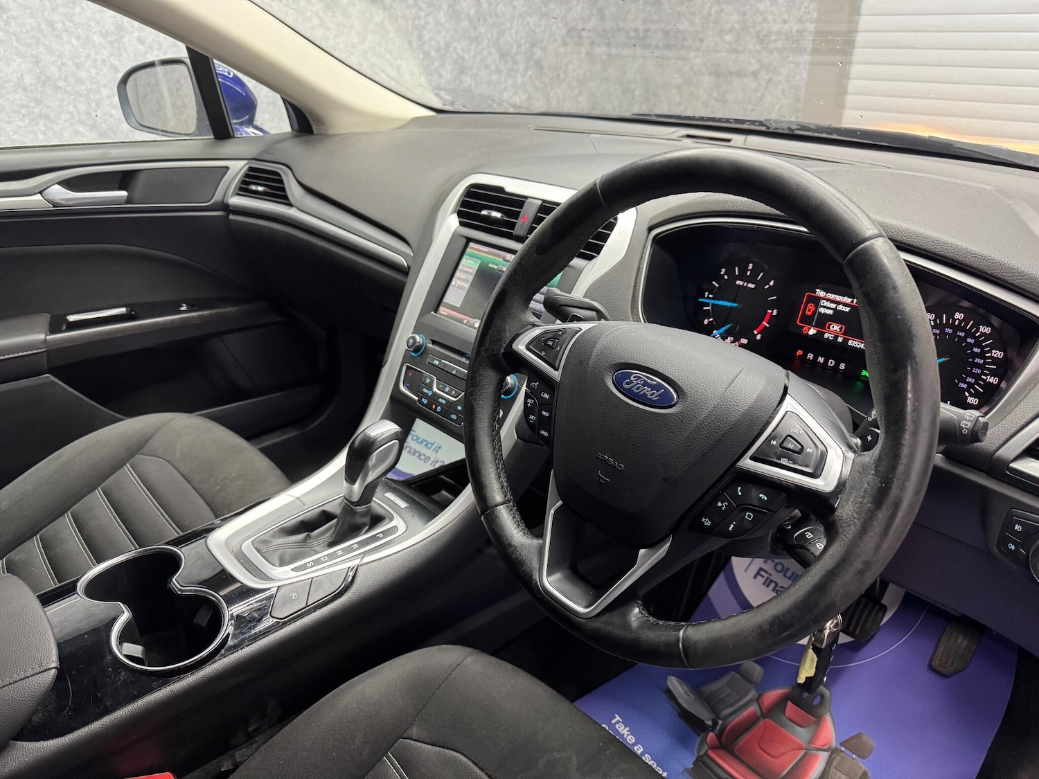 Used Ford Mondeo 2015 for sale - 76671379: Photo 2