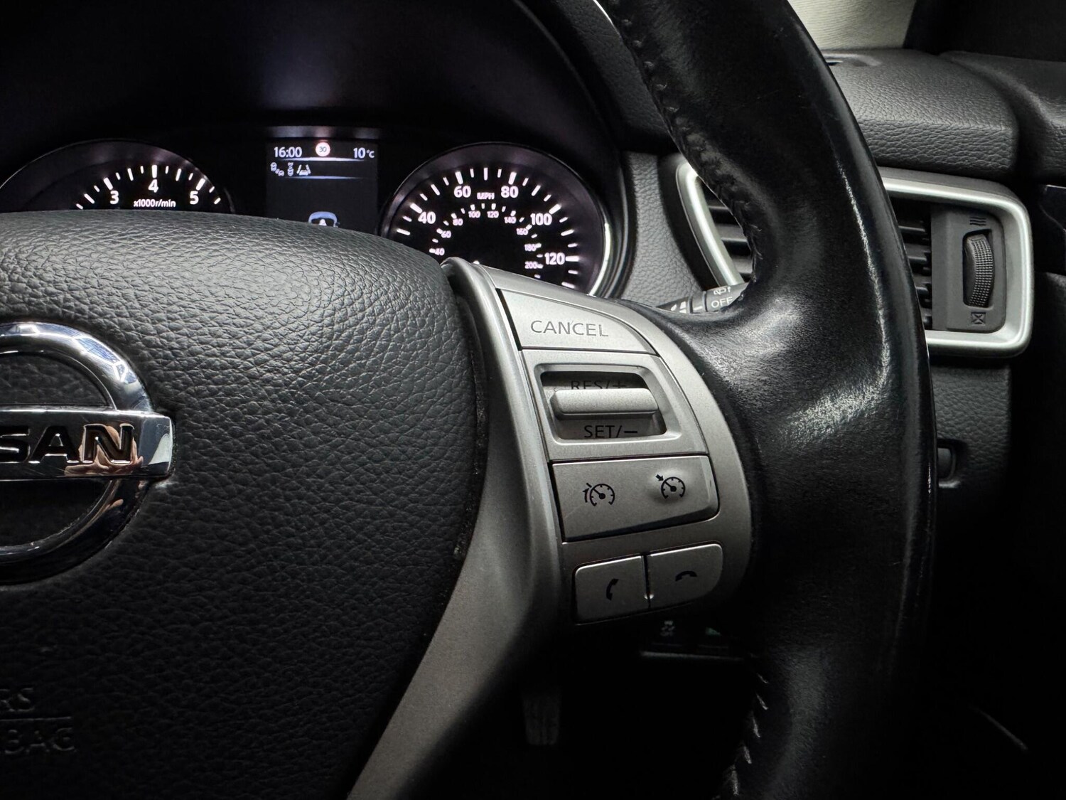 Used Nissan Qashqai 2015 for sale - 76226706: Photo 20